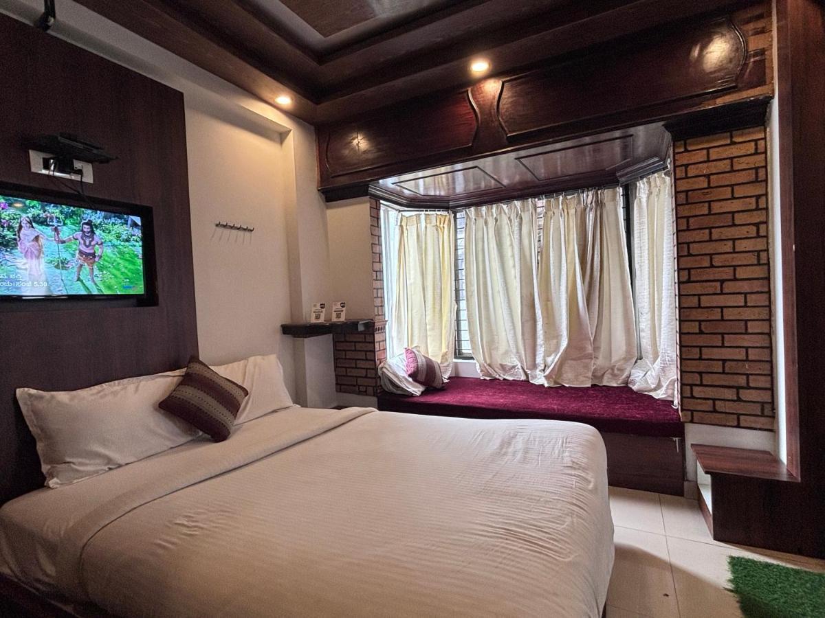 Hotel Raj Empire 迈索尔 外观 照片