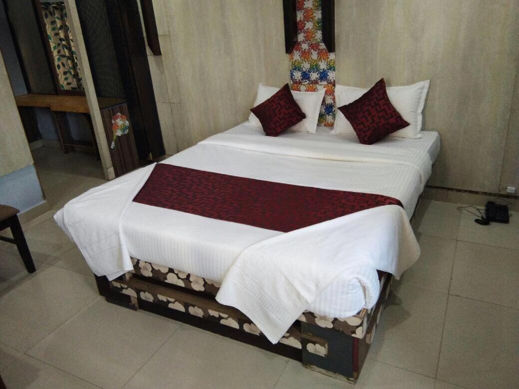 Hotel Raj Empire 迈索尔 外观 照片